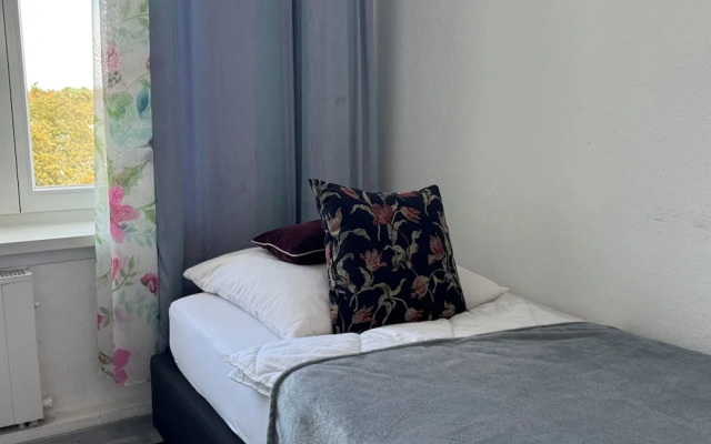 4 room new apartment center contactless