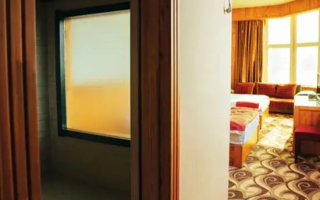 Family Selected King Bed Hotel