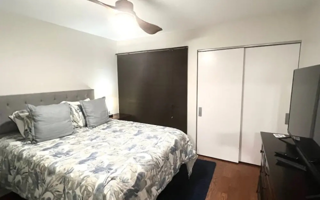 1622 Live oak Park