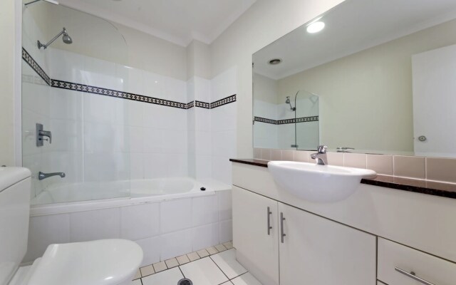 Barrington, 709/35-45 Shoal Bay Road