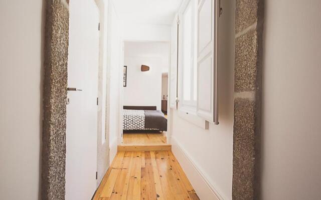 BmyGuest - Almada Garden Apartment