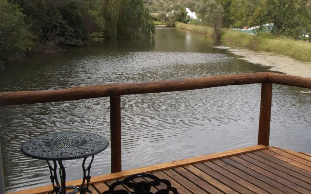 Old Mill Lodge, Working Ostrich Farm & Restaurant, Oudtshoorn