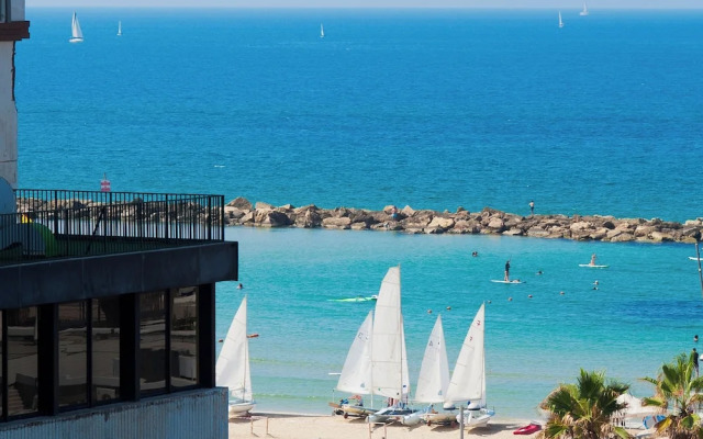 Bright and Charming 1BR Apt Near Shore