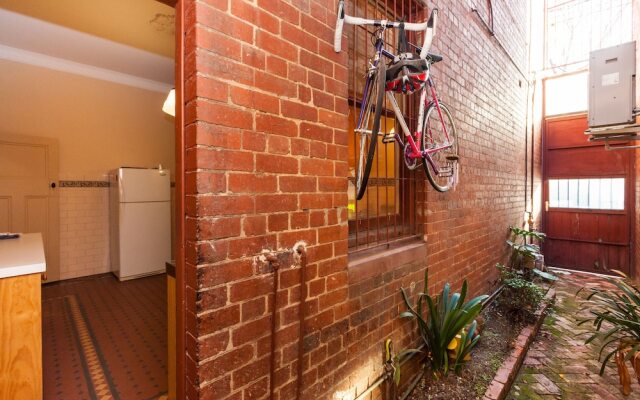 MADELINE, 1BDR Fitzroy Apartment