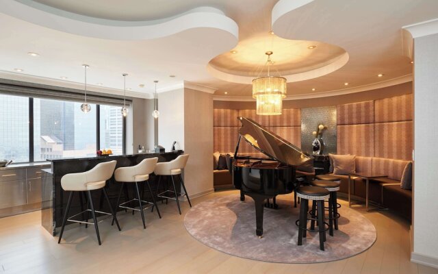 Graves 601 Hotel Wyndham Grand