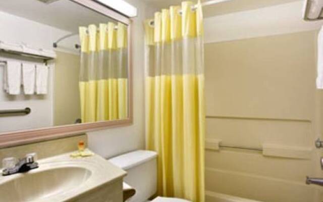 Rodeway Inn Leesburg Chain of Lakes