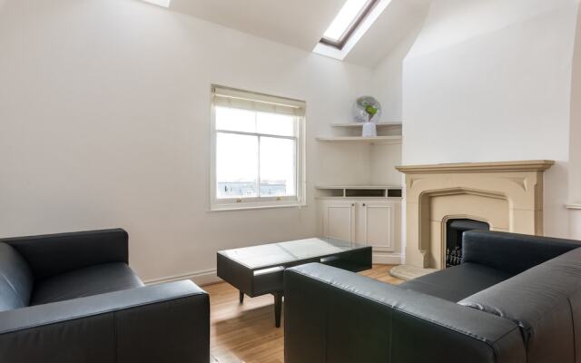 Modern 3 Bedroom Central Brighton House