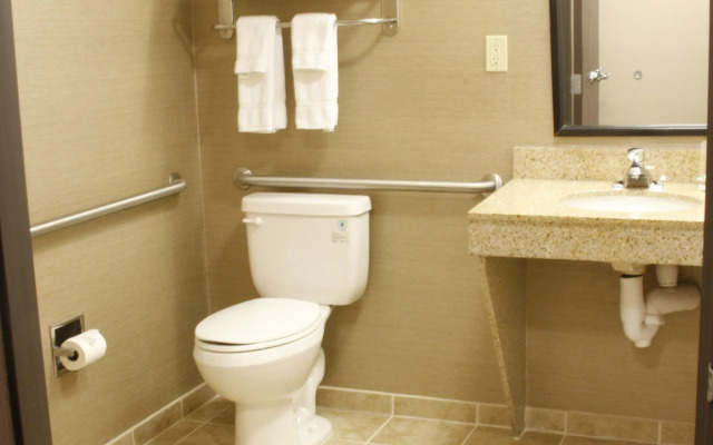 Holiday Inn & Suites Bakersfield by IHG