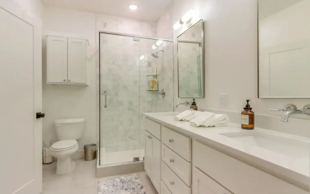 Near Downtown: Luxury Townhome in Bentonville!