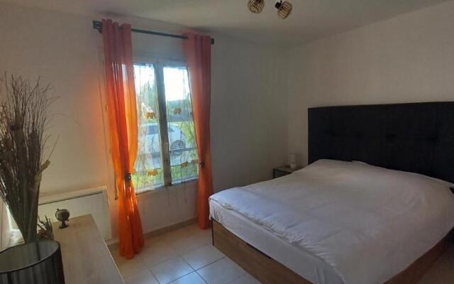 Var Roquebrune sur argens tres joli appartement