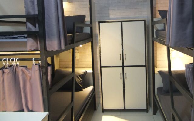 S Phuot Airport Hostel
