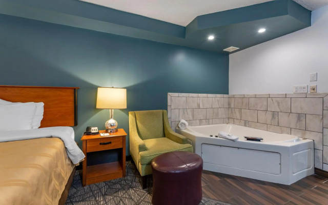 Quality Inn Austintown - Youngstown West