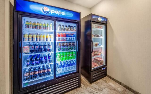 Cobblestone Hotel & Suites - Cozad