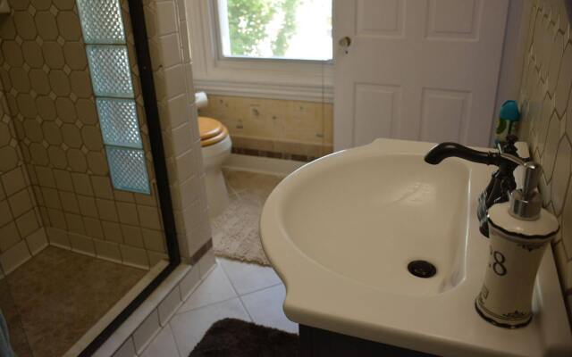 Manayunk Chambers Guest House