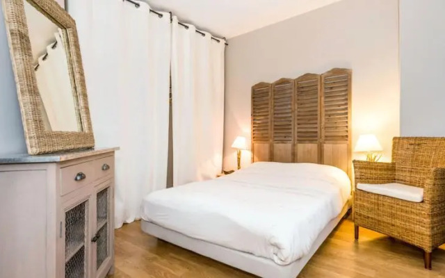 Les Innocents Louvre Marais Apartment