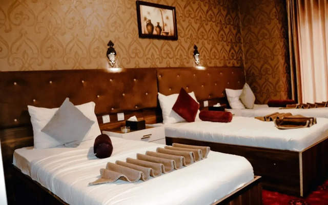 Balcony Hotel & Suites