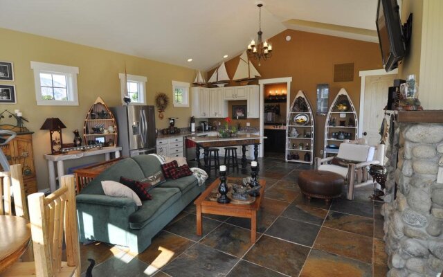 Lake's Edge Tuscan Lodge