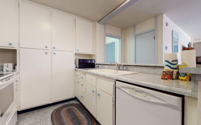 Summit 41 Spacious and Stones Throw to Eagle Lodge by RedAwning