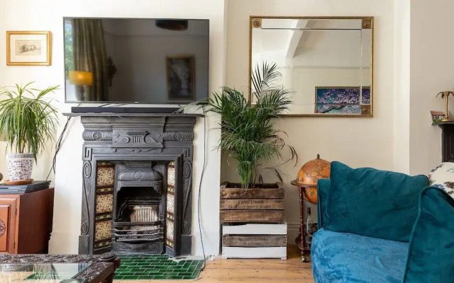 3 Bedroom House With Garden Near Notting Hill