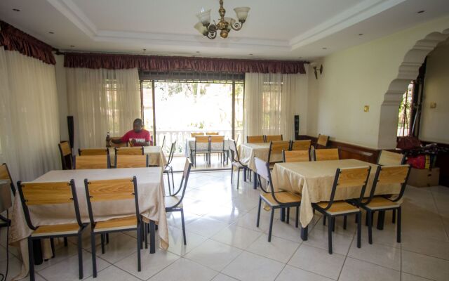 Tiptone Hotel