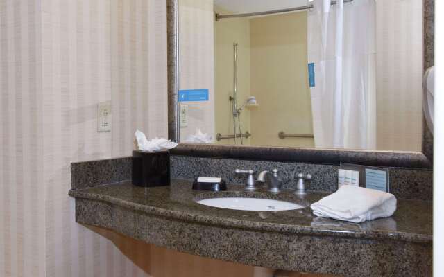Hampton Inn & Suites Alexandria