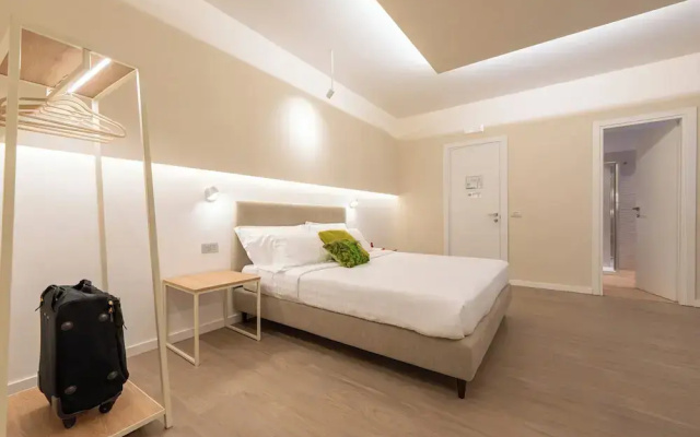 Six Luxury Room