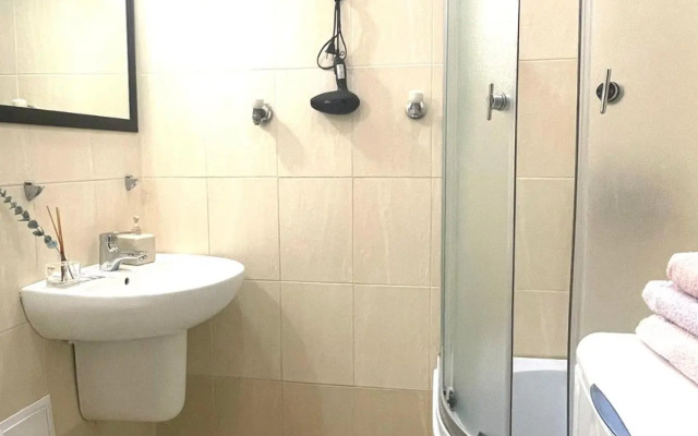 Куліша 41 Апартаменти в центрі біля ТЦ Форум