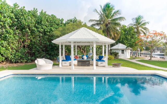 Lime Tree Villa by Cayman Villas