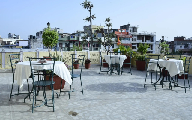 Hotel Bani Park Palace