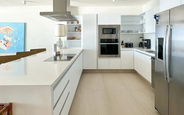 Has it all Beachfront Retreat With Stunning Views