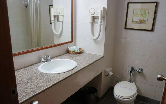 Siam Center Halal Hotel