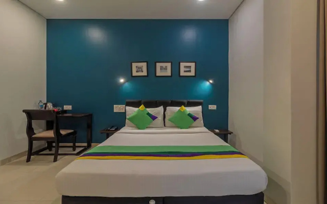 FabHotel Tulip Comforts