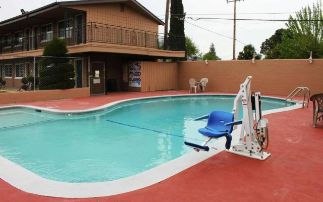 Red Roof Inn Philadelphia - Oxford Valley