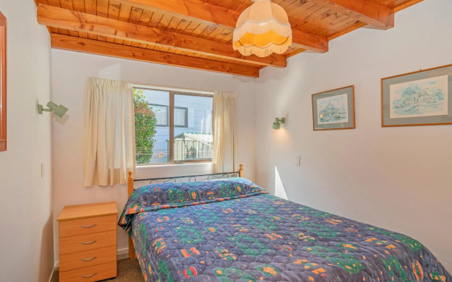 Sea Breeze Sanctuary - Pauanui Holiday Home – Guest Rooms – Pauanui
