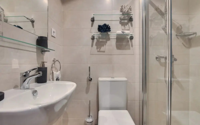 Livensa Living Pamplona Albergue Juvenil