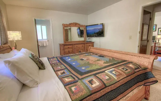 Bowers Mansion 3 Bedroom Home by Redawning