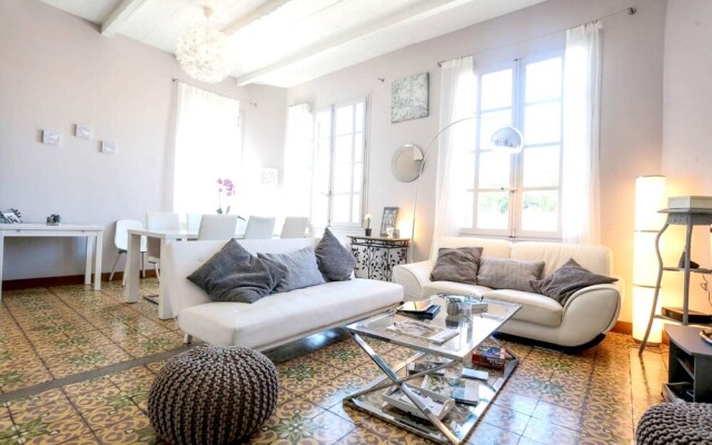 House With 6 Bedrooms In Avignon
