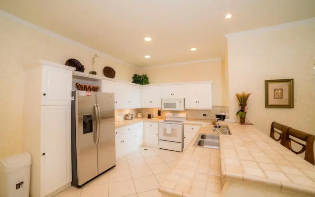 Colina 5E 2 bdr 2 Bath