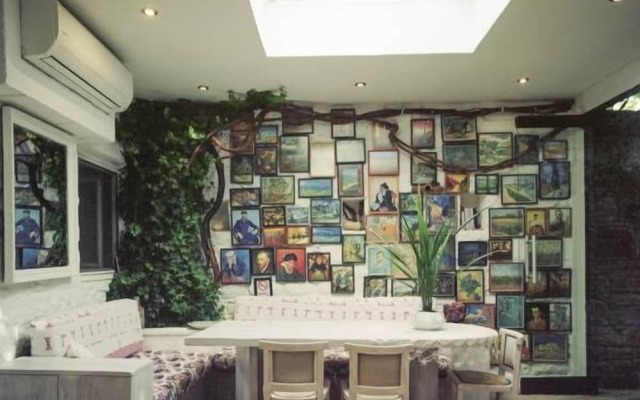 Assosyal Hotel