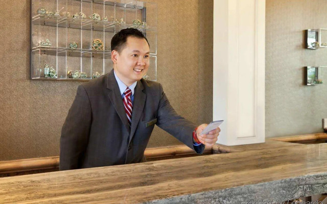 Embassy Suites by Hilton San Francisco Airport Waterfront