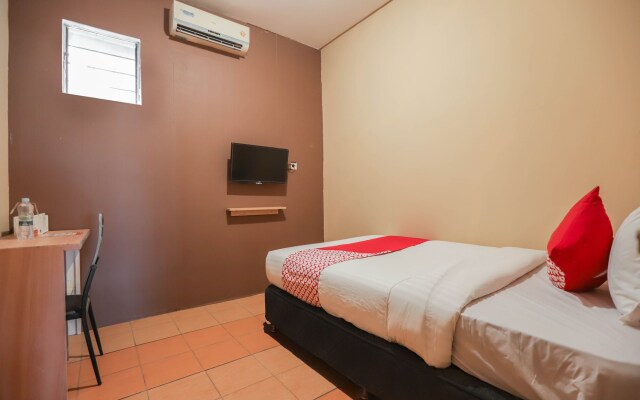 OYO 298 Gemilang Guesthouse