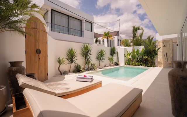 Casa Nata Graceful 2 BR Mediteranian