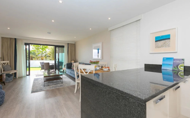 Peninsula Apartment 2