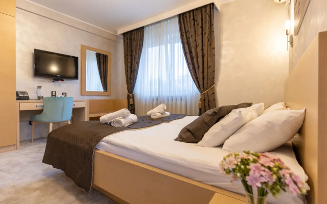 Euro Garni Hotel