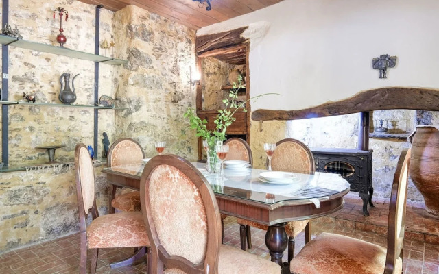 Inviting Villa In Palaiochora With Sea And Mountain Views