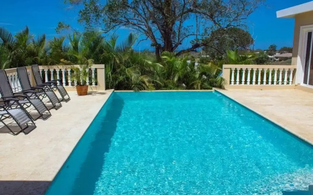 Fully Equipped 4 Bedroom Villa in Gated Community