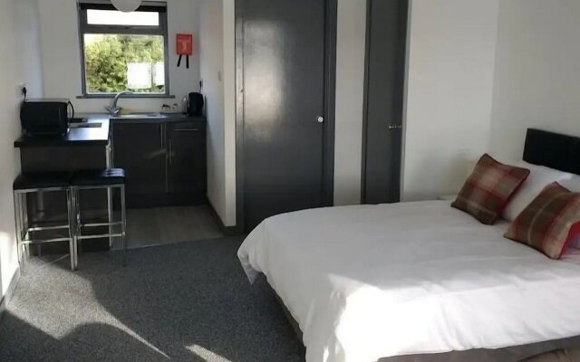 Altnacealgach Motel