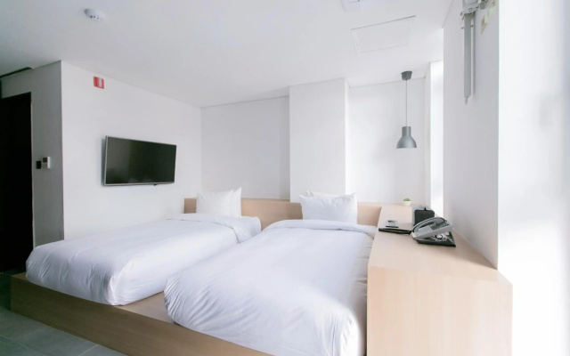 Gangneung Boutique Hotel Bombom