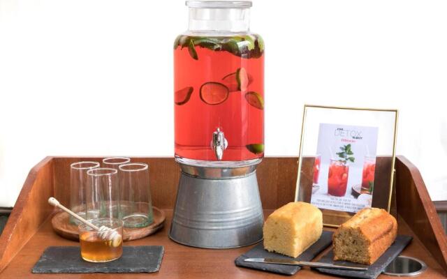 Hôtel Boris V. by Happyculture