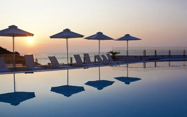 Louis Apostolata Resort and Spa